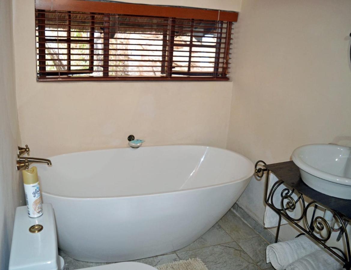 Bed and Breakfast Cozy Kosmos Hartbeespoort Exterior foto