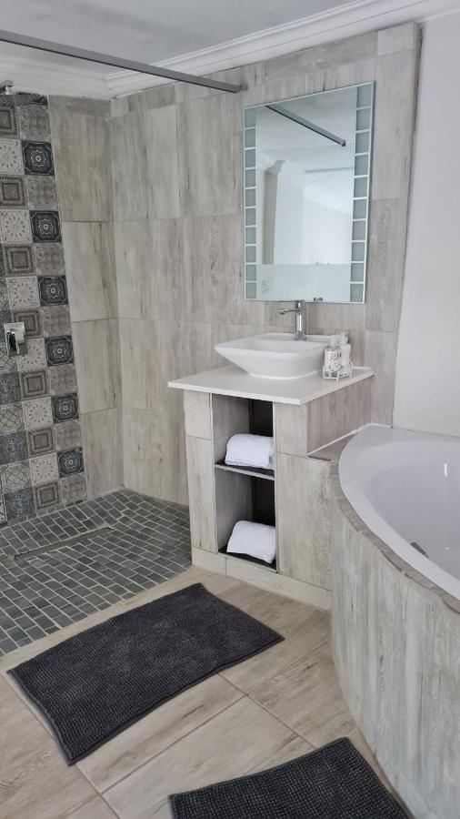 Bed and Breakfast Cozy Kosmos Hartbeespoort Zimmer foto