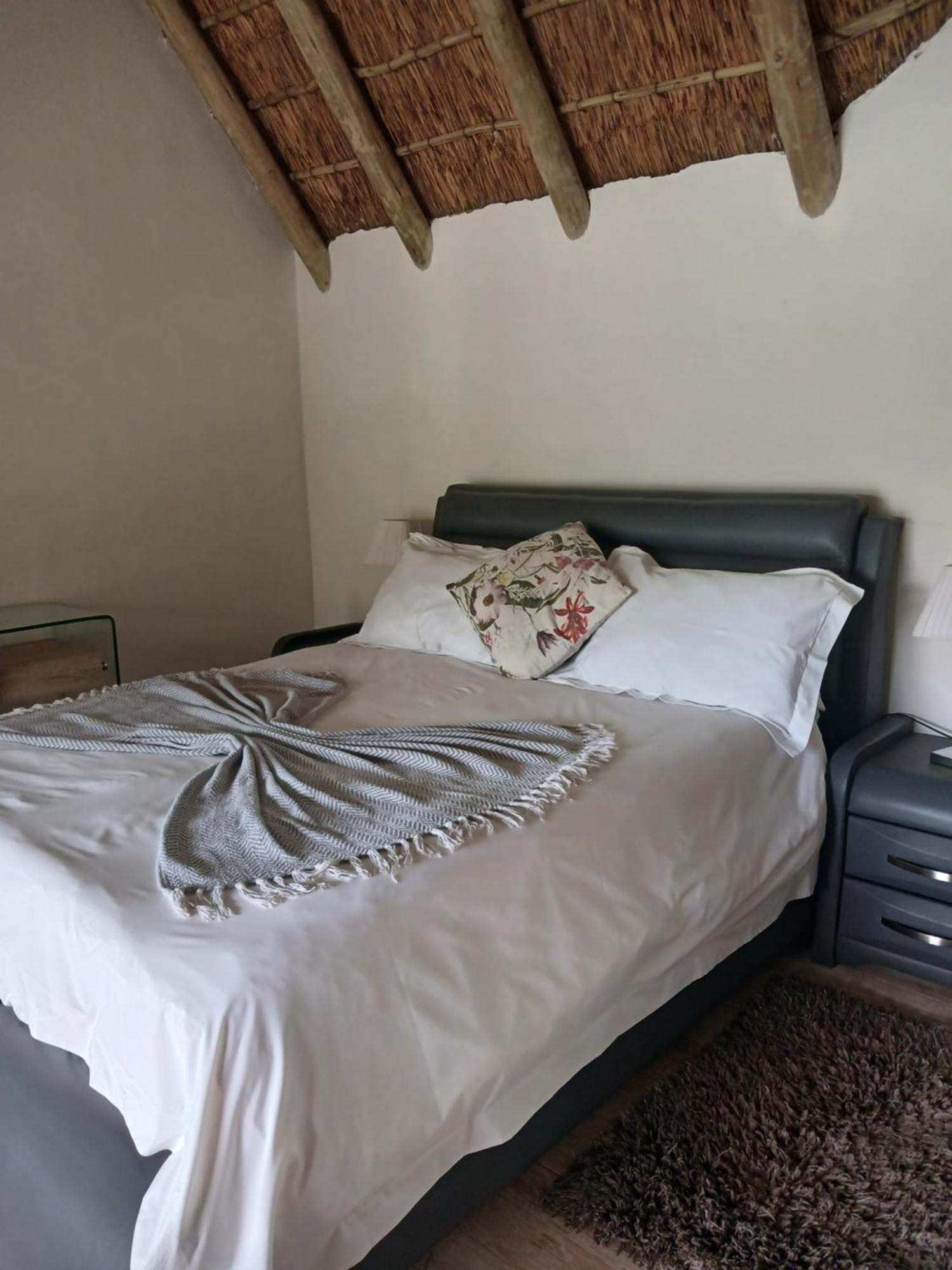 Bed and Breakfast Cozy Kosmos Hartbeespoort Zimmer foto